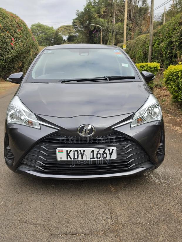 Toyota Vitz 1.0 FWD 5dr 2019 Gray