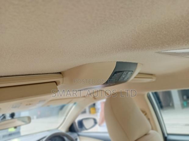 Toyota Yaris 2019 Pearl