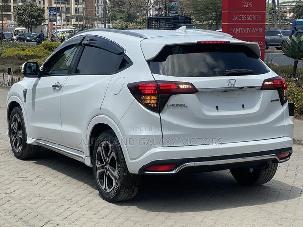 Honda Vezel 2019 White