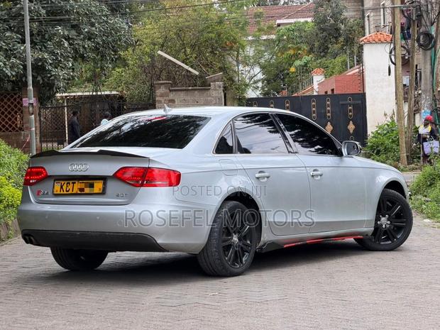 Audi A4 2.0T Premium Quattro 2011 Silver