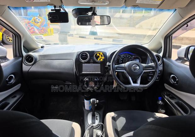 Nissan Note 2017 Silver