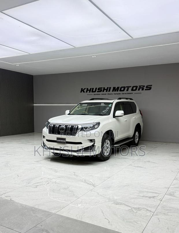 Toyota Land Cruiser Prado 2019 White