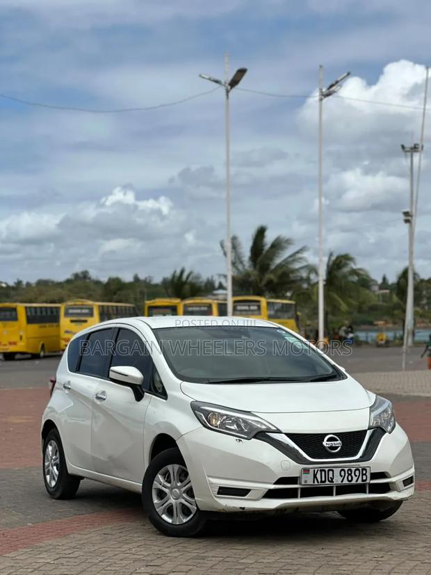 Nissan Note 2017 Silver