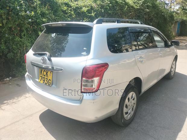 Toyota Corolla Fielder 2009 Silver