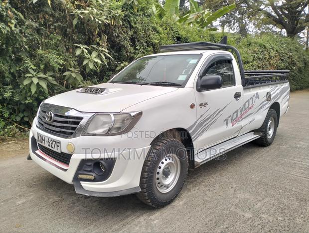 Toyota Hilux 2015 White