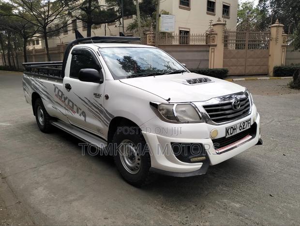 Toyota Hilux 2015 White