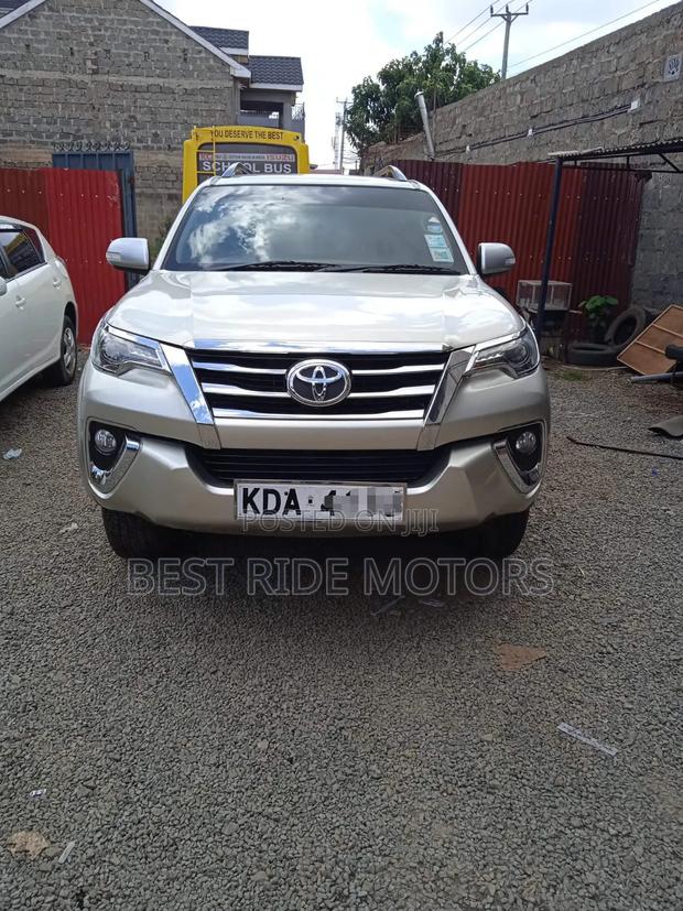 Toyota Fortuner 2.7 RWD 2012 Silver