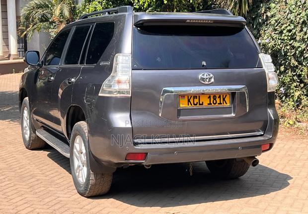 Toyota Land Cruiser Prado 3.0 TD 2011 Gray
