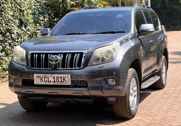 Toyota Land Cruiser Prado 3.0 TD 2011 Gray