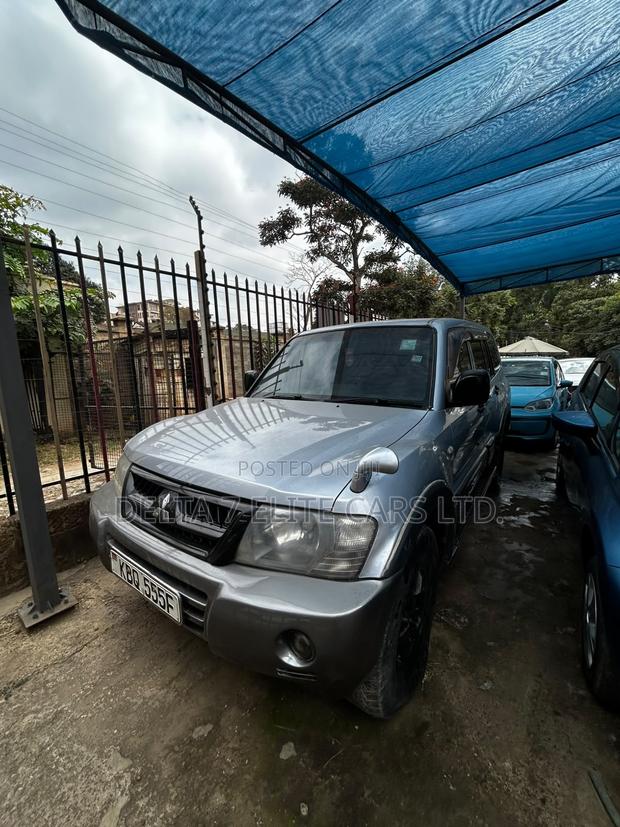 Mitsubishi Pajero 3.5 V6 GDI Elegance Automatic 2005 Gray