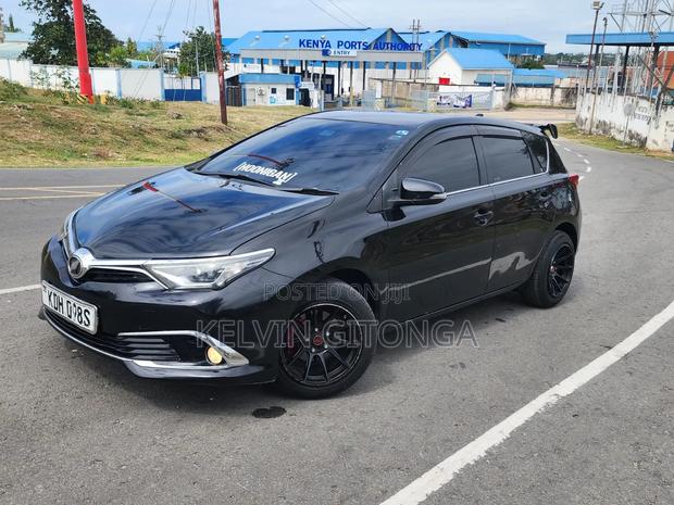 Toyota Auris 2015 Black