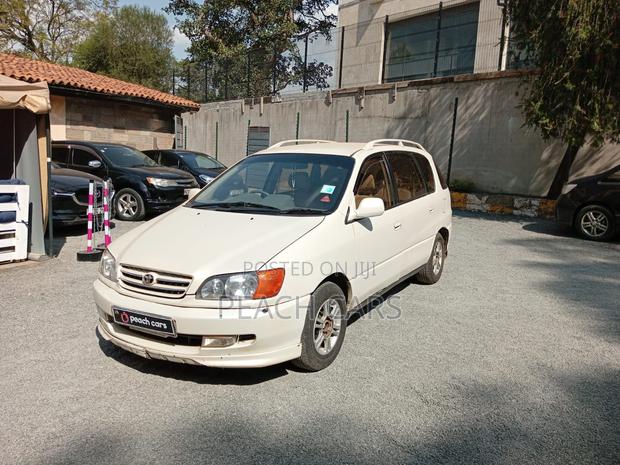 Toyota Ipsum 2015 White