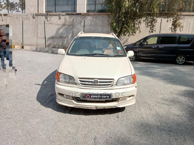 Toyota Ipsum 2015 White