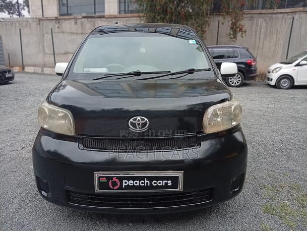 Toyota Porte 2006 Black