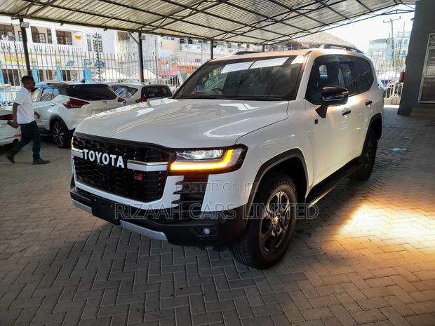 Toyota Land Cruiser 2023