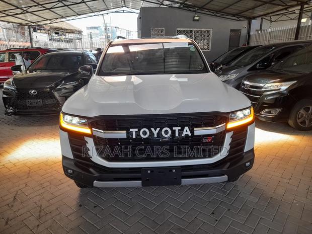 Toyota Land Cruiser 2023