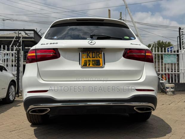 Mercedes-Benz GLC-Class GLC250 Sport Utility 4-Door (2.0L, 4cyl Turbo)