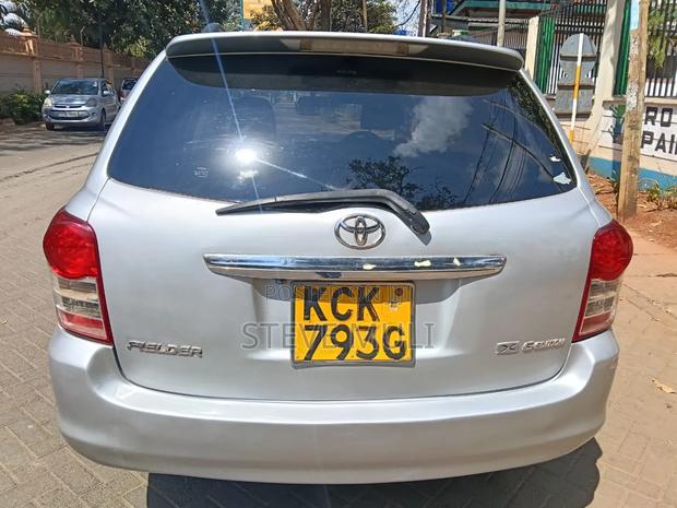 Toyota Corolla Fielder 2009 Silver