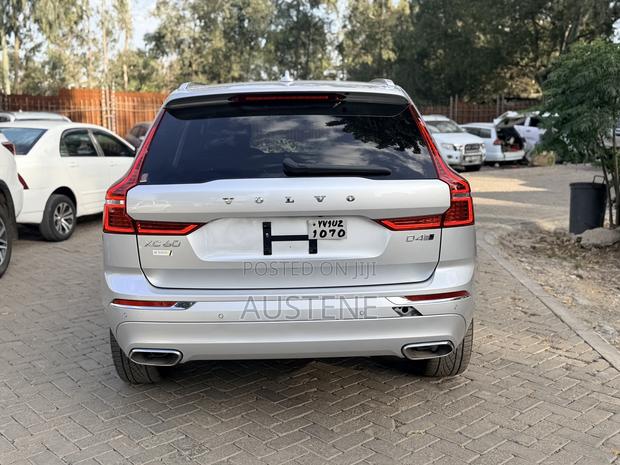 Volvo XC60 2019 Silver