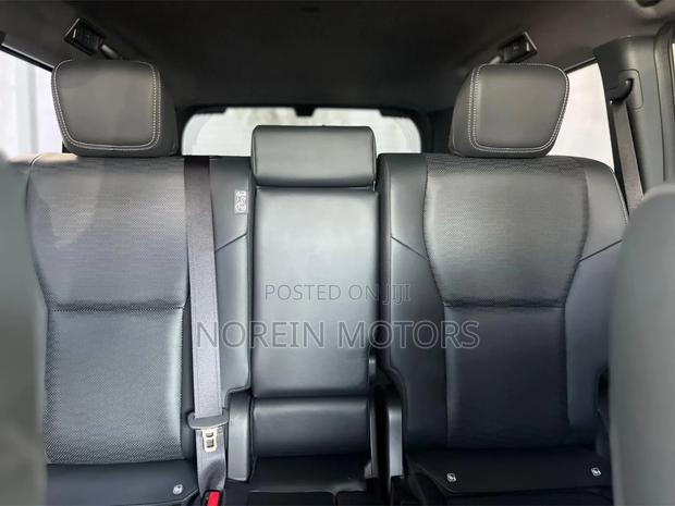 Toyota Land Cruiser Prado 2025 Gray