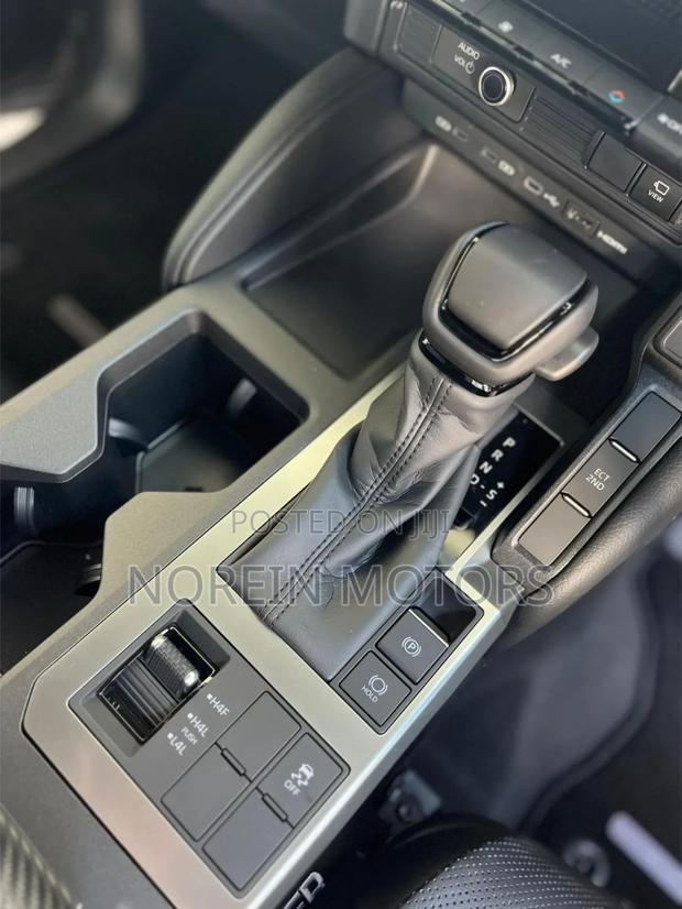 Toyota Land Cruiser Prado 2025 Gray