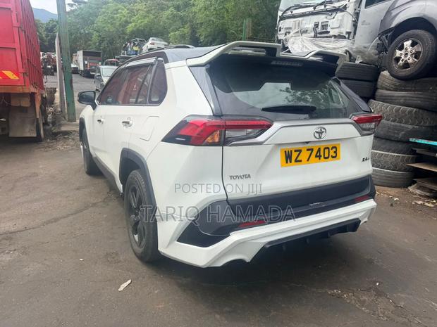 Toyota RAV4 2020 White