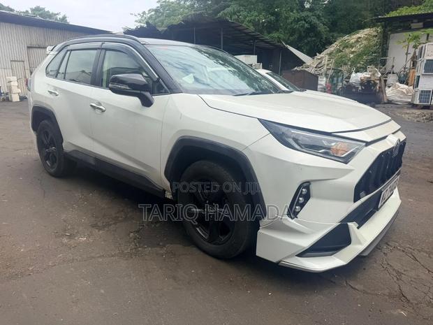 Toyota RAV4 2020 White
