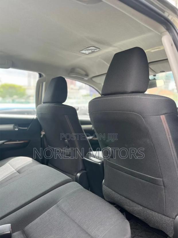 Toyota Hilux 2021 Gray