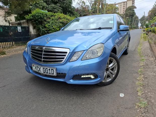 Mercedes-Benz E250 2011 Blue