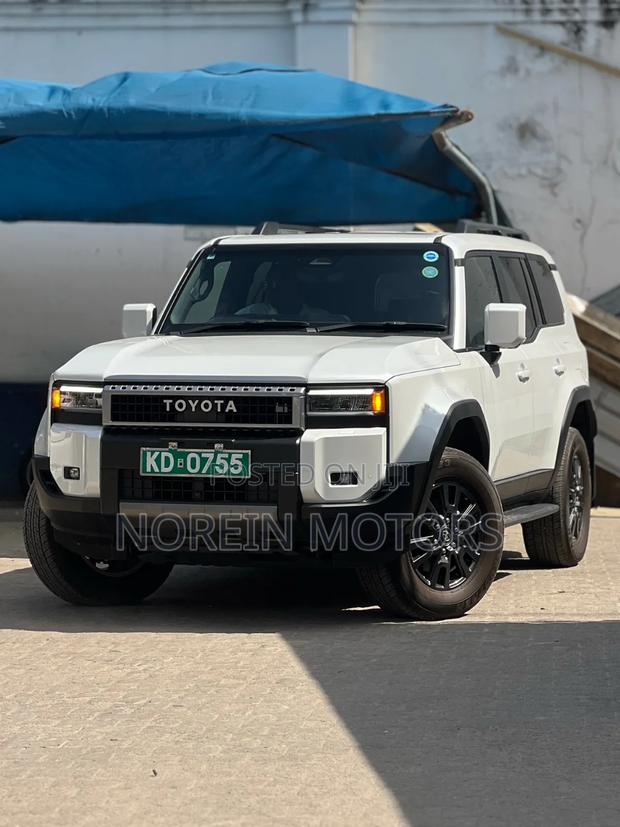 Toyota Land Cruiser Prado 2023 White