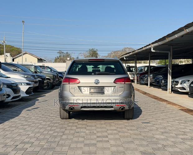 Volkswagen Golf Alltrack 2019 Silver