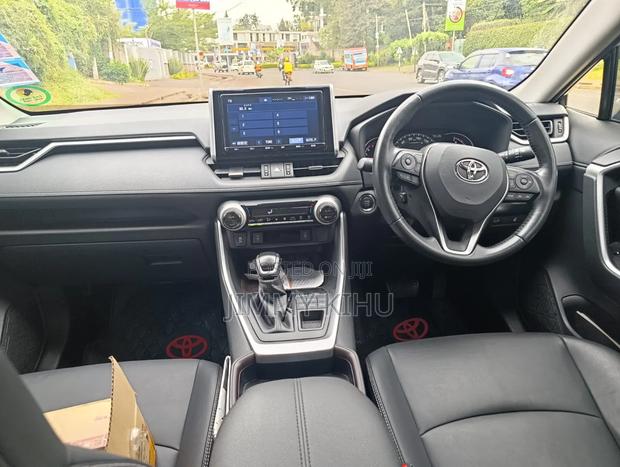 Toyota RAV4 2018 Blue