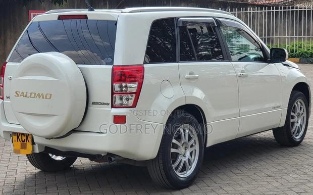 Suzuki Escudo 2009 White