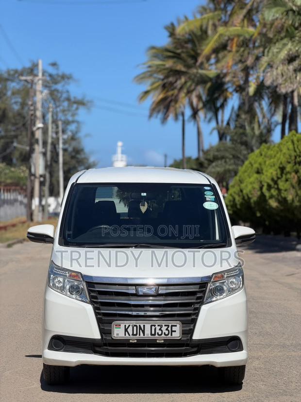Toyota Noah 2016 White