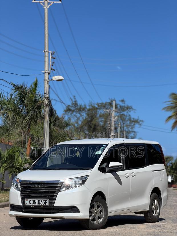 Toyota Noah 2016 White