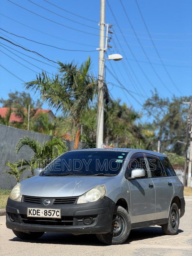 Nissan Advan 2014 Silver