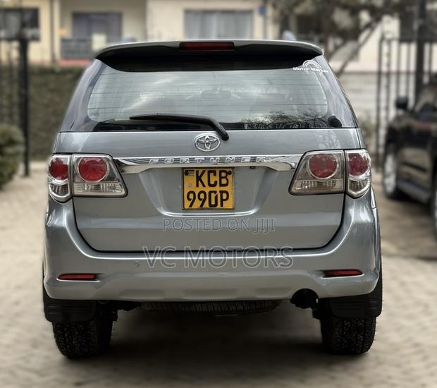 Toyota Fortuner 2.5 D AWD 2014