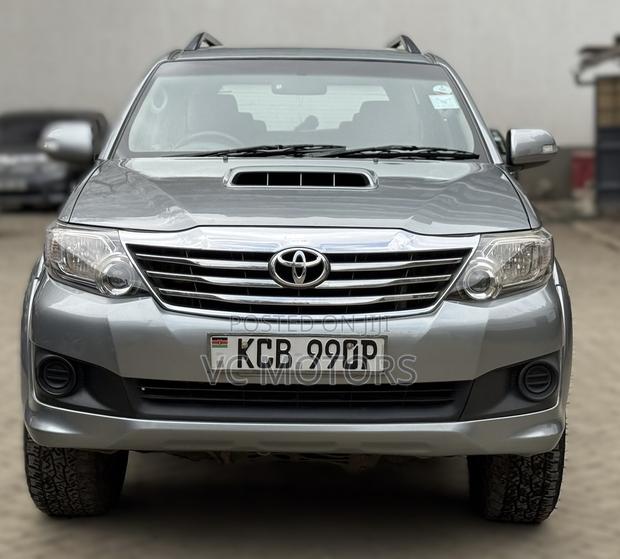 Toyota Fortuner 2.5 D AWD 2014