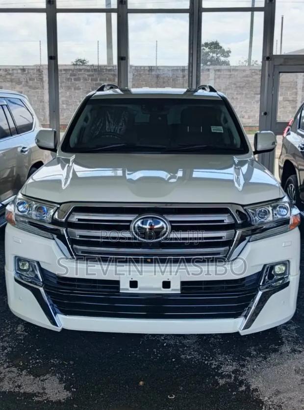 Toyota Land Cruiser 4.5 V8 VXR 2020 White