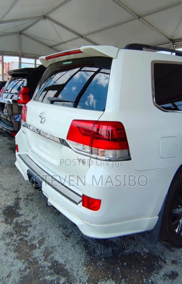 Toyota Land Cruiser 4.5 V8 VXR 2020 White