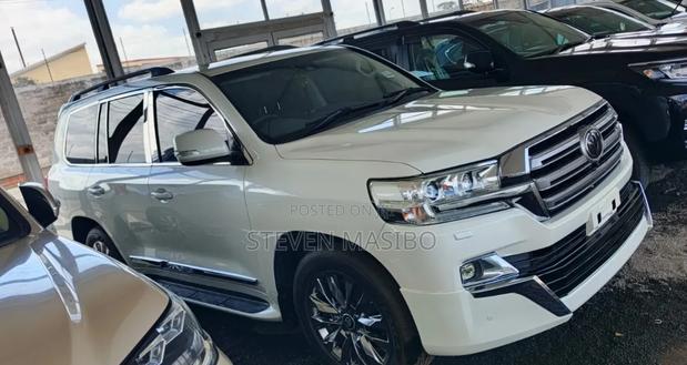 Toyota Land Cruiser 4.5 V8 VXR 2020 White