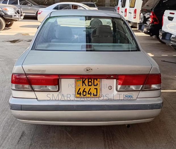 Nissan Sunny B15 Sedan 1.5 2001
