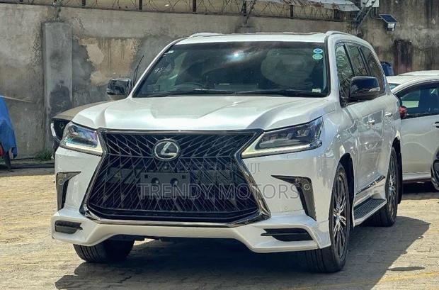 Lexus LX 2022 White