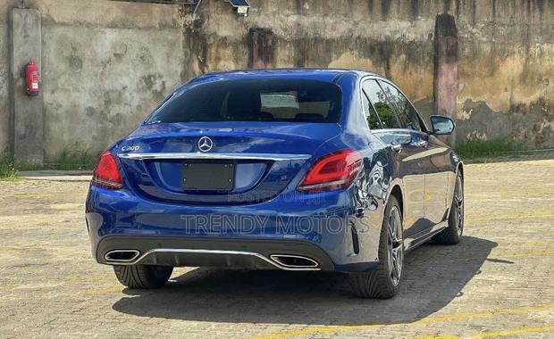 Mercedes-Benz C200 2019 Blue