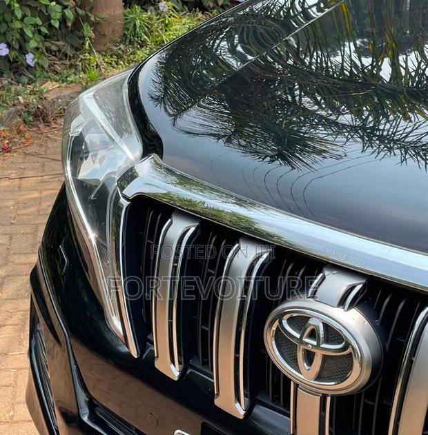 Toyota Land Cruiser Prado 2017 Black