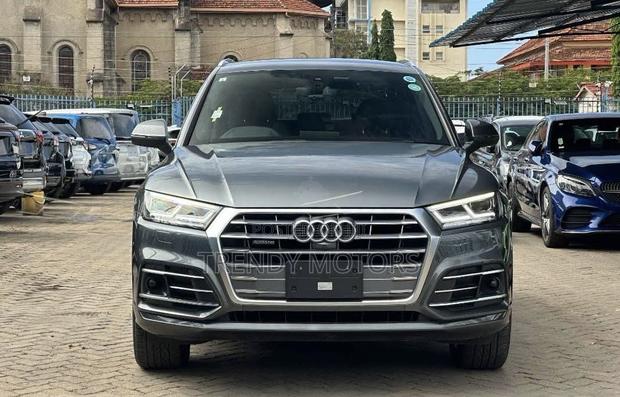 Audi Q5 2.0T Premium AWD quattro 2019 Gray
