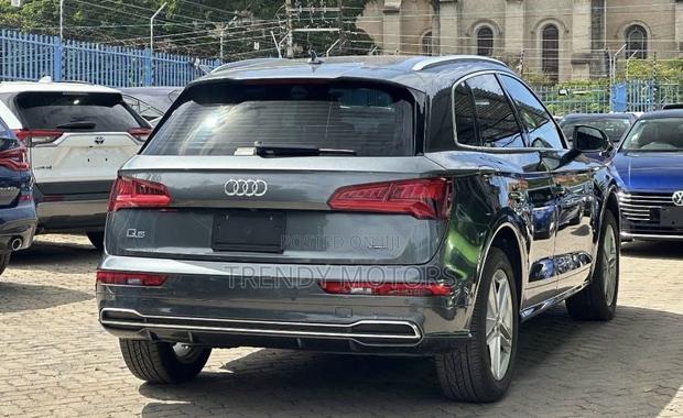 Audi Q5 2.0T Premium AWD quattro 2019 Gray