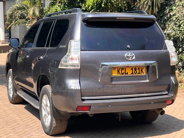 Toyota Land Cruiser Prado 2011 Gray