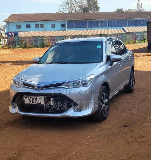 Toyota Axio 2016 Silver