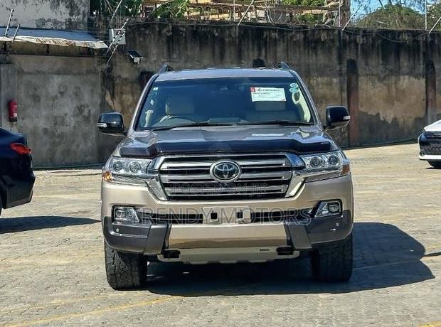 Toyota Land Cruiser 2019 Beige